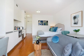 Cozy Studio with Balcony in Unbeatable Location